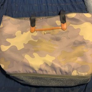 Stella & Dot Camo Crush it bag